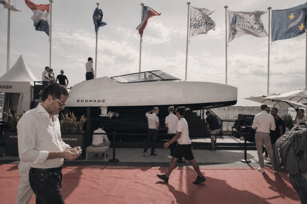 Edorado Marine — hydrofoil yacht tender in Cannes